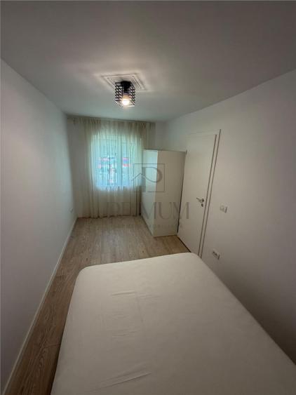 Apartament cu 2 camere semidecomandat, mobilat în Dacia