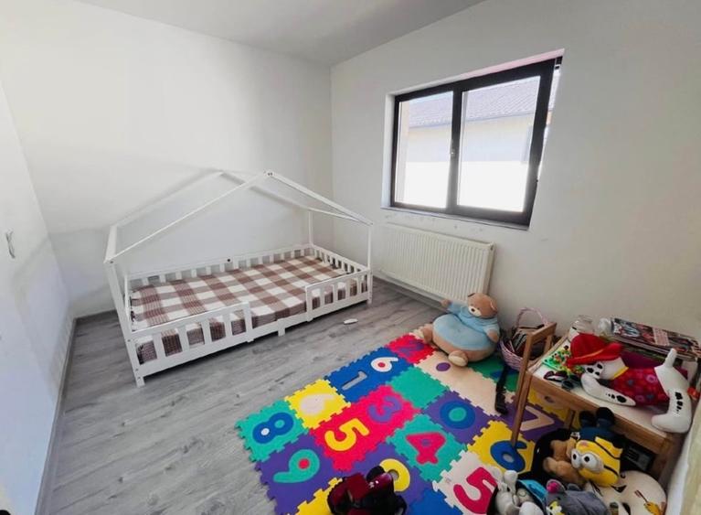 Casă individuală cu 4 camere cu Canalizare în Miroslava