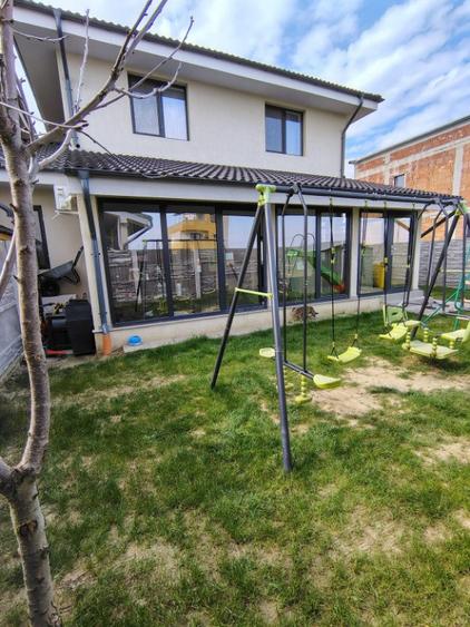Casă cu 4 camere cu Teren 290 Mp în Giroc