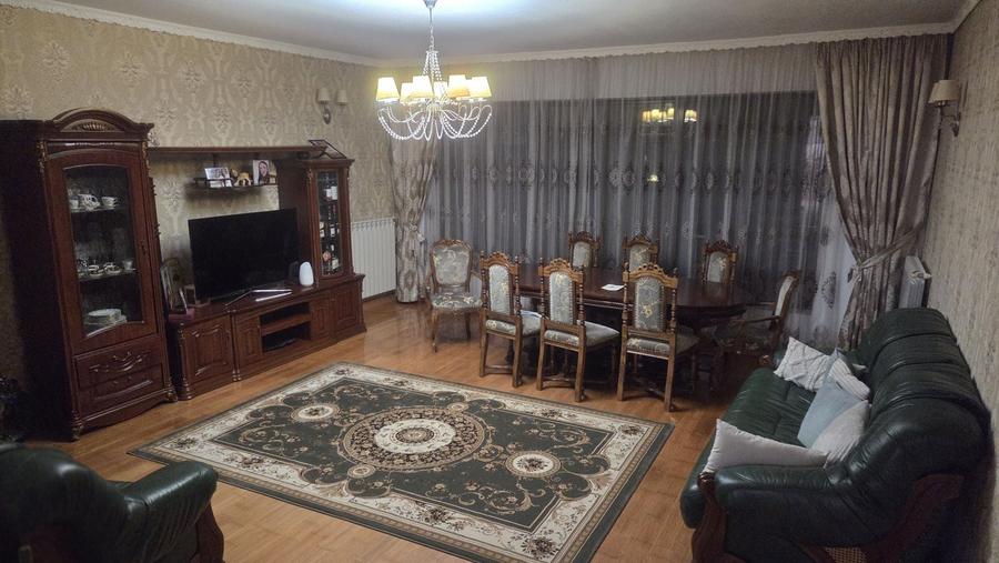 Casă cu 4 camere în Cârlig