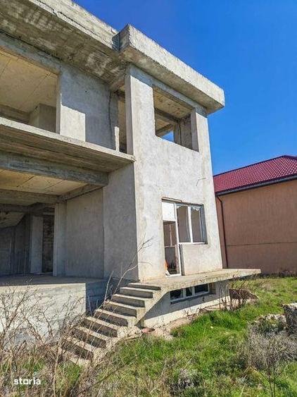 Casă cu 4 camere cu Teren 450 Mp în Km 4