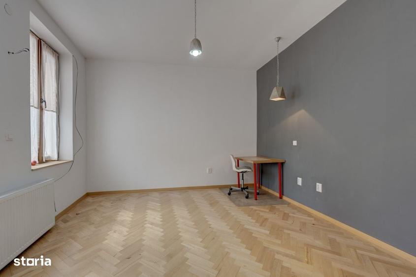 Casă cu 4 camere în Central