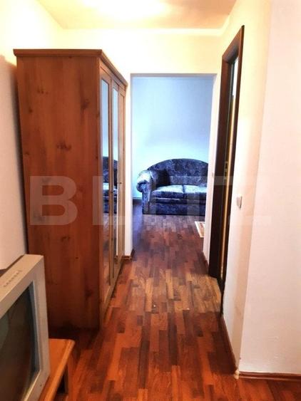 Casă individuală cu 10 camere cu Teren 840 Mp în Moroeni