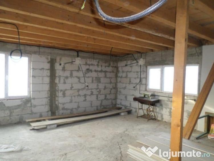 Casă cu 3 camere cu Teren 380 Mp în Central