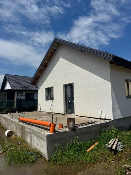 Casă individuală cu 3 camere cu Canalizare în Clinceni