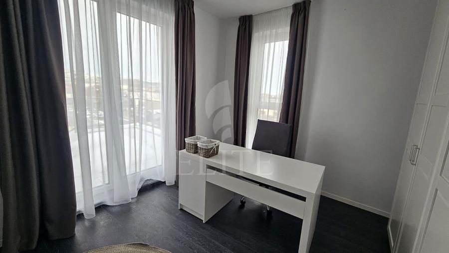 Apartament cu 3 camere semidecomandat, mobilat în Iris