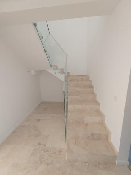 Duplex cu 4 camere cu Canalizare în Bucov
