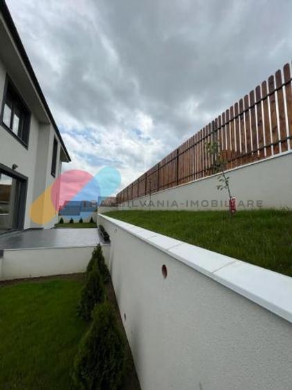 Casă individuală cu 4 camere cu Canalizare în Chinteni