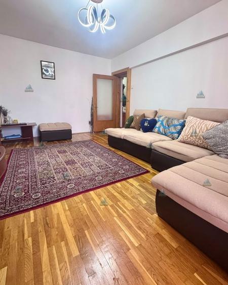 Apartament cu 3 camere decomandat în Central