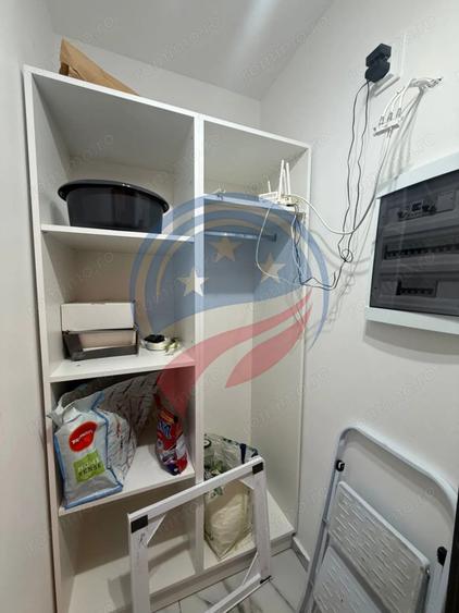 Apartament cu 4 camere semidecomandat, mobilat în Ultracentral