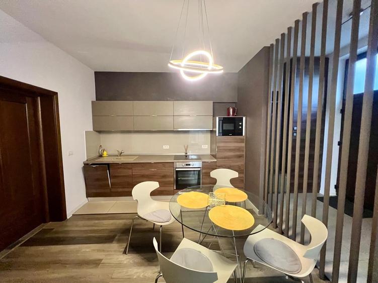 Apartament cu 3 camere decomandat, mobilat în Lipovei