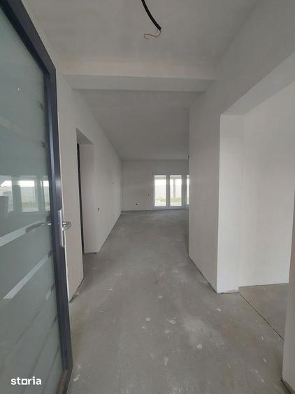 Casă cu 4 camere cu Teren 500 Mp în Central