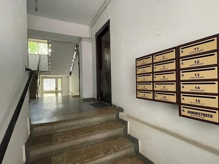 Apartament cu 2 camere decomandat în Politehnica