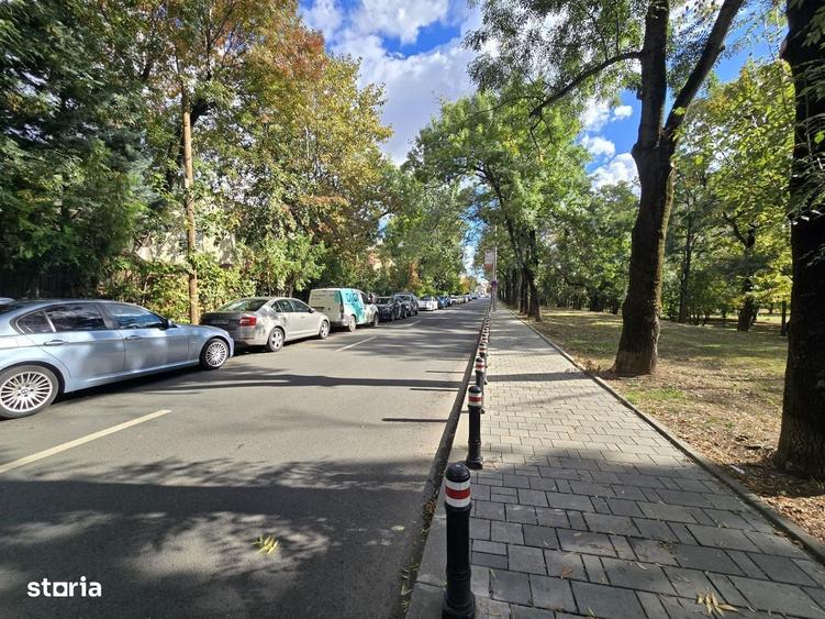 Casă cu 4 camere cu Teren 121 Mp în Floreasca