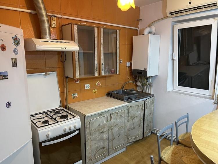 Apartament cu 2 camere decomandat în Exterior Vest