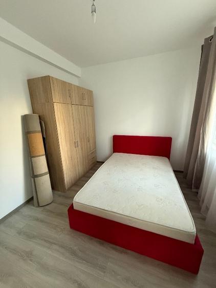 Apartament cu 3 camere decomandat, mobilat în Dumbrăvița