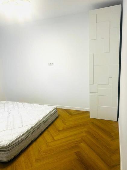 Apartament cu 3 camere decomandat în Barbu Văcărescu