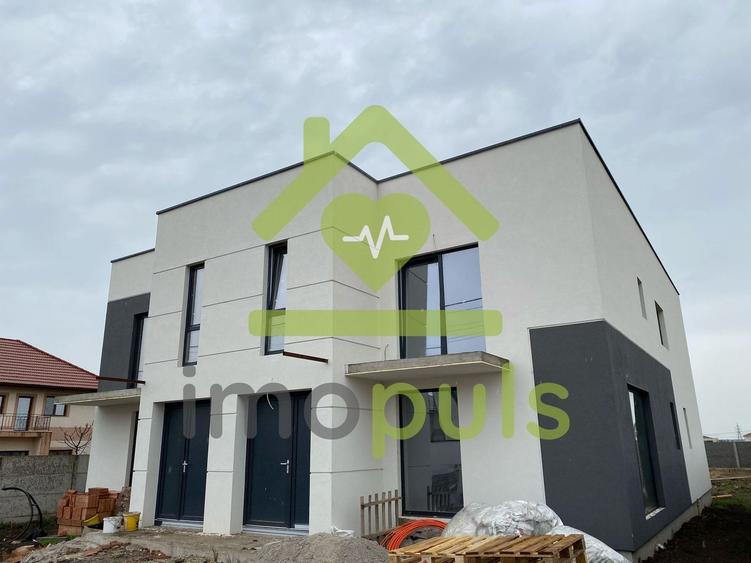 Duplex cu 4 camere cu Canalizare în Dumbrăvița
