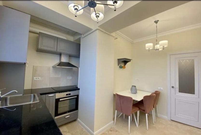 Apartament cu 2 camere decomandat în Faleza Nord