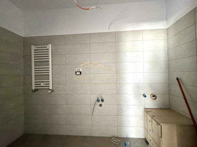 Apartament cu 3 camere decomandat în Aviației