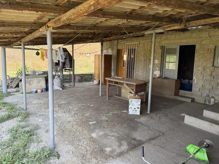 Casă cu Teren 2828 Mp în Central