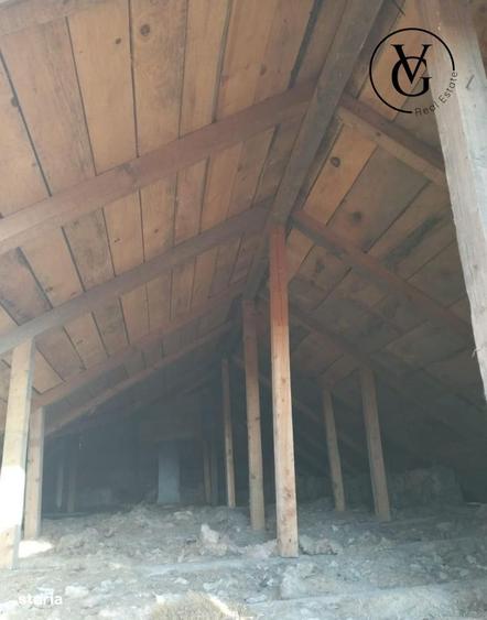 Casă cu 3 camere semidecomandat cu Teren 387 Mp în Lumina