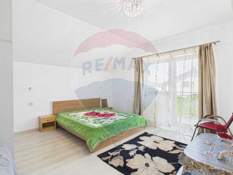Casă individuală cu 4 camere cu Teren 248 Mp în Berceni