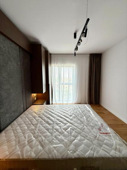 Apartament cu 3 camere semidecomandat în Cotroceni
