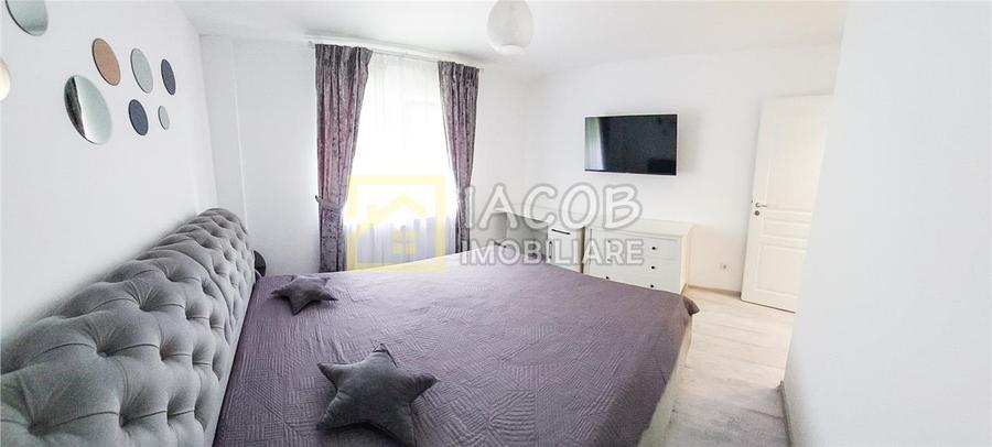 Apartament cu 3 camere decomandat în Republicii