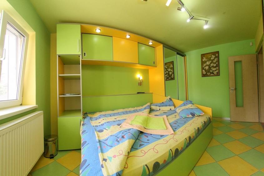 Apartament cu 4 camere decomandat, mobilat în Complex Studențesc