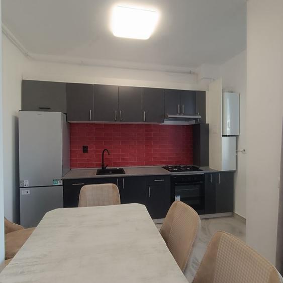 Apartament cu 2 camere decomandat în Florești