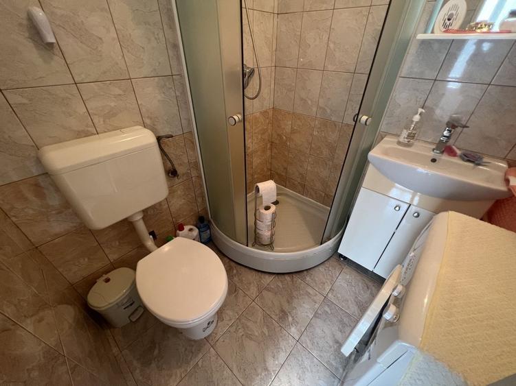 Casă cu 5 camere cu Canalizare în Dâmbovița