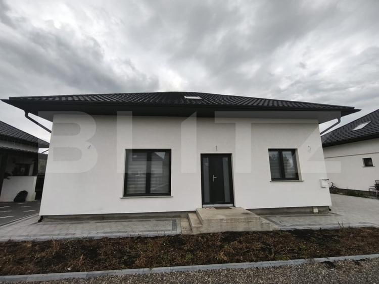 Casă individuală cu 6 camere cu Canalizare în Exterior Nord