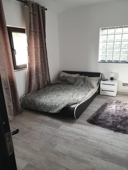 Casă cu 5 camere cu Teren 950 Mp în Central