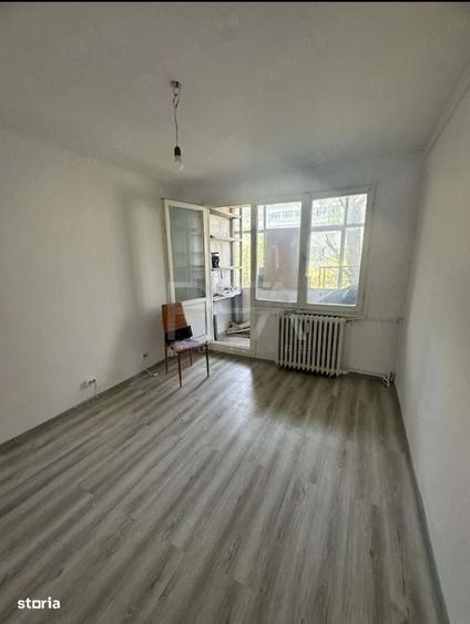 Apartament cu 3 camere în Giurgiului