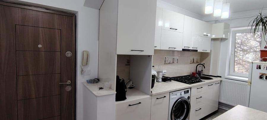Apartament cu 2 camere semidecomandat în Central