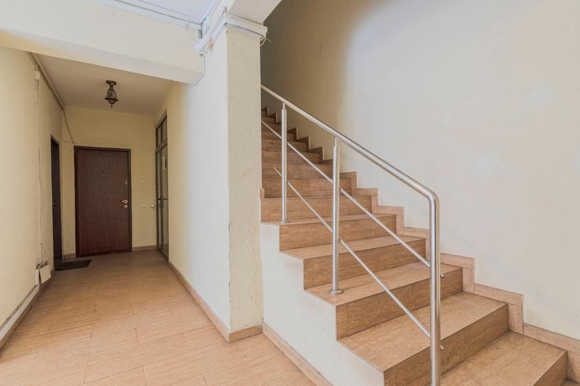 Apartament cu 2 camere semidecomandat, mobilat în Apusului