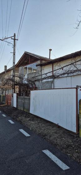 Casă cu Teren 1066 Mp în Doicești