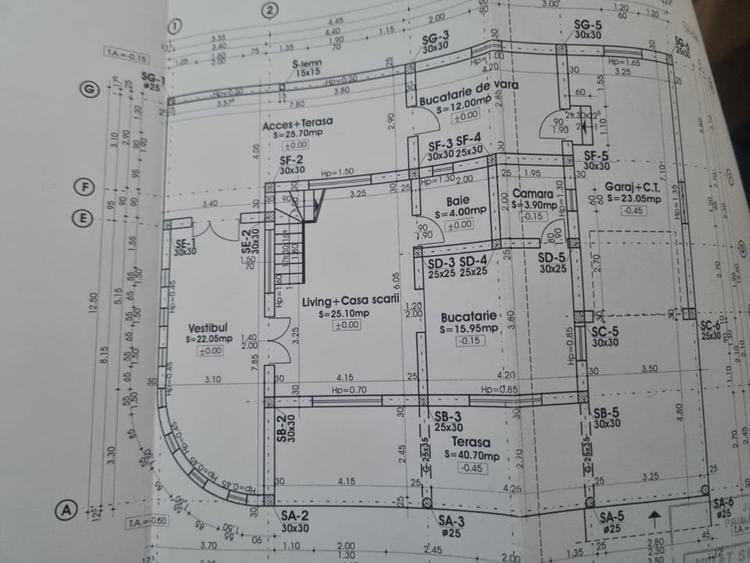 Casă individuală cu 5 camere cu Garaj în Central