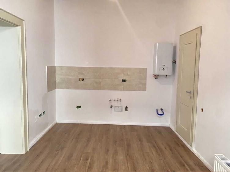 Apartament cu 3 camere semidecomandat în Lotrioara