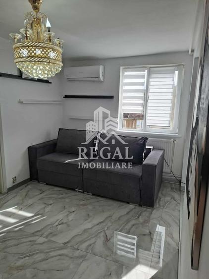 Apartament cu 2 camere semidecomandat, mobilat în Central