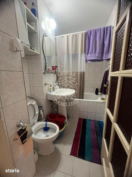 Apartament cu 4 camere decomandat, mobilat în Central