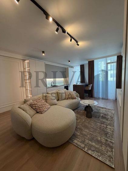 Apartament cu 3 camere decomandat, mobilat în Aradului