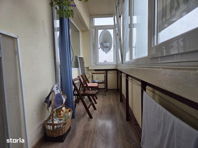 Apartament cu 4 camere decomandat în Central