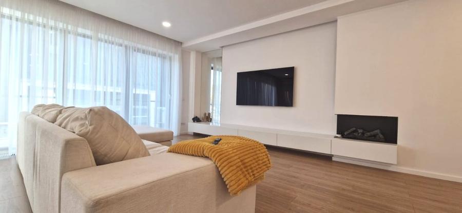 Apartament cu 3 camere decomandat, mobilat în Sisești
