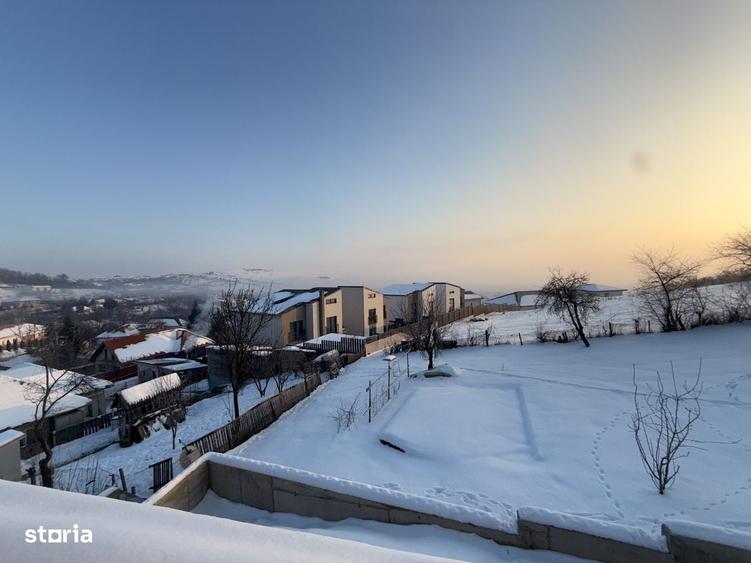 Casă cu 4 camere în Dezmir