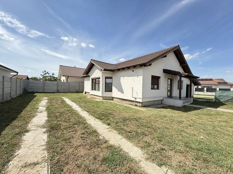 Casă cu 3 camere în Central