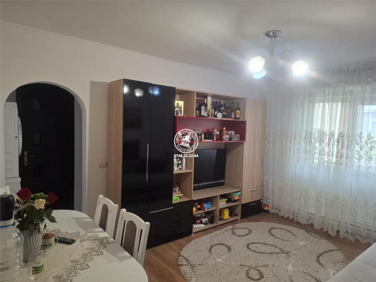 Apartament cu 3 camere decomandat, mobilat în Metalurgie