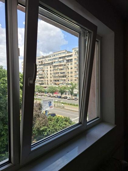 Apartament cu 3 camere decomandat în Republicii
