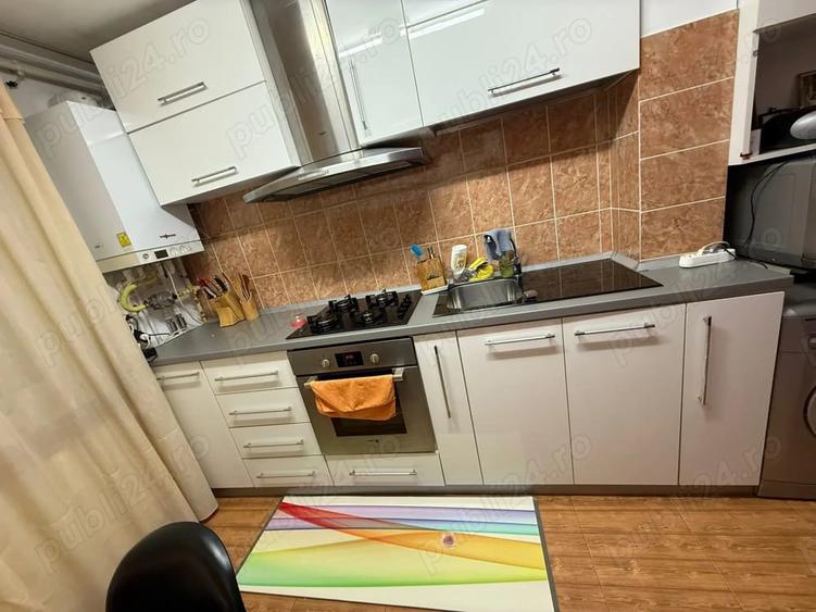 Apartament cu 3 camere decomandat în Central